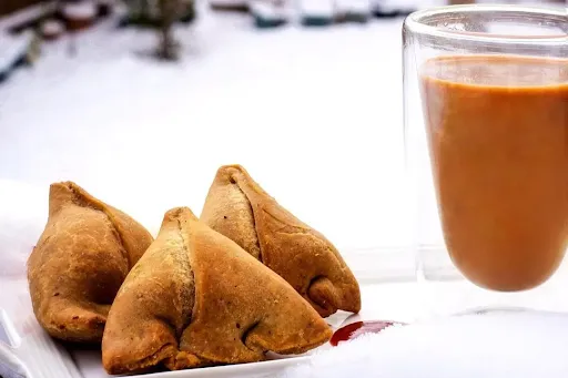 Elaichi Tea With Samosa [1 Pieces]