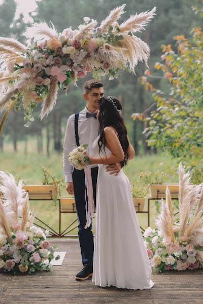 Fotógrafo de casamento Mila Kravchenko (kravchenkomila). Foto de 30 de agosto 2020