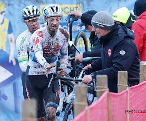 Niels Albert over incident Vanthourenhout-Sweeck op het BK: "Sweeck zei dat hij moedwillig werd gehinderd. Ik geloof het niet"