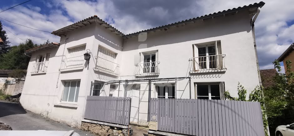 Vente maison 6 pièces 140 m² à Beauronne (24400), 142 500 €