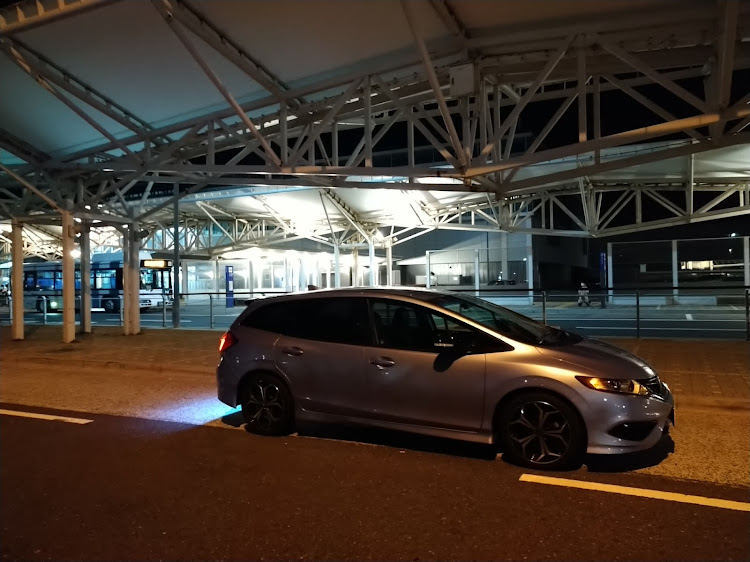 ジェイドのドライブ・空港撮影・夜に撮影に関するカスタム事例の投稿画像3枚目