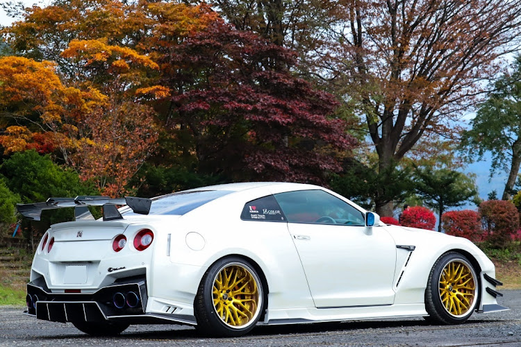 NISSAN GT-Rのteam kuhl's・Kuhl Racing・紅葉と愛車・紅葉・紅葉ドライブに関するカスタム事例の投稿画像4枚目
