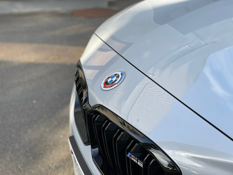 M2のM2competition・F87・M50thエンブレム・M50周年記念エンブレムに関するカスタム事例の投稿画像1枚目
