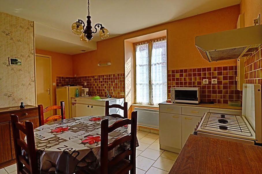 Vente maison 2 pièces 63 m² à Sens-Beaujeu (18300), 50 000 €