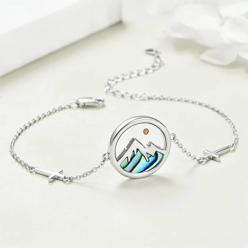 RVS armband met eenvoudige schelp, een stijlvol en duurzaam sieraad. Perfect voor een casual en verfijnde look. Waterbestendig en roestvrij.