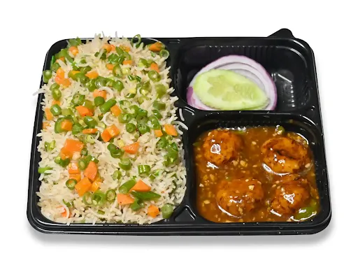 Fried Rice With Veg Manchurian Gravy