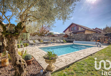 Maison avec piscine et terrasse 4