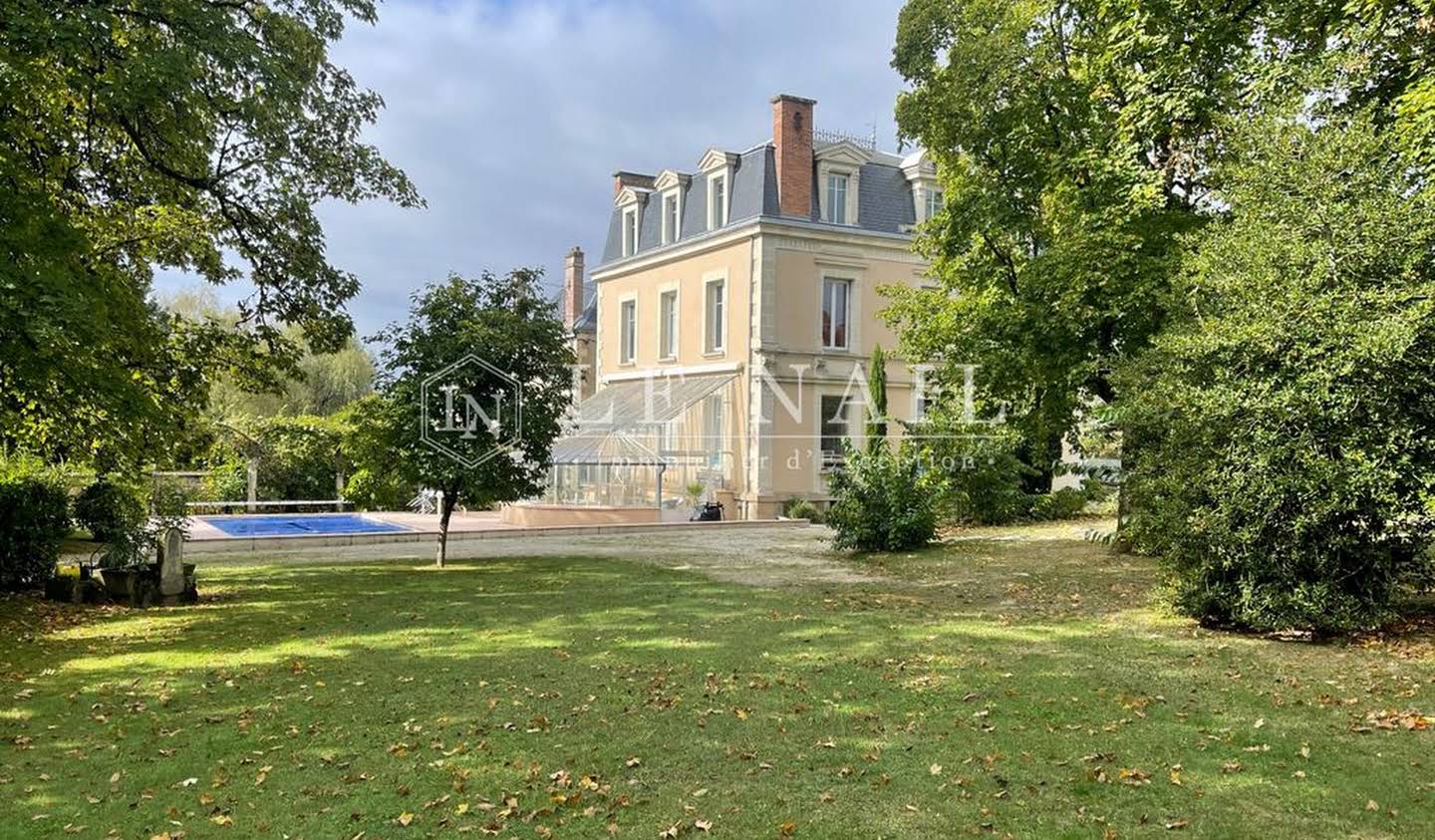 House with pool Saint-Junien