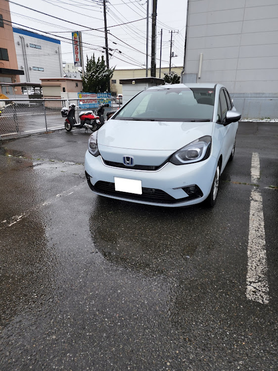 フィットの自宅の駐車場・武蔵野フーズ所沢工場に関するカスタム事例の投稿画像13枚目