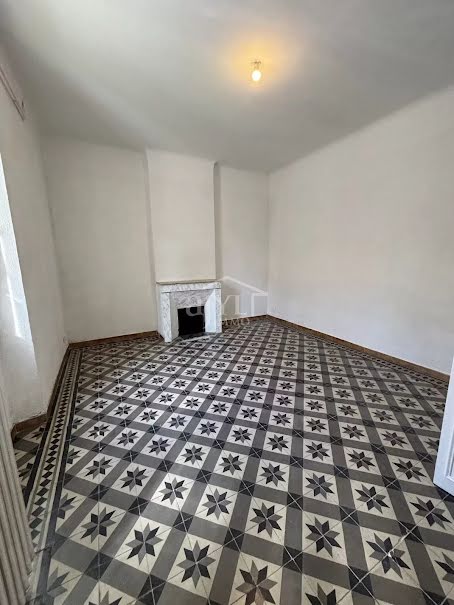 Location  propriété 5 pièces 133 m² à Rognes (13840), 1 520 €