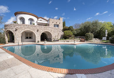 Maison avec piscine et jardin 17