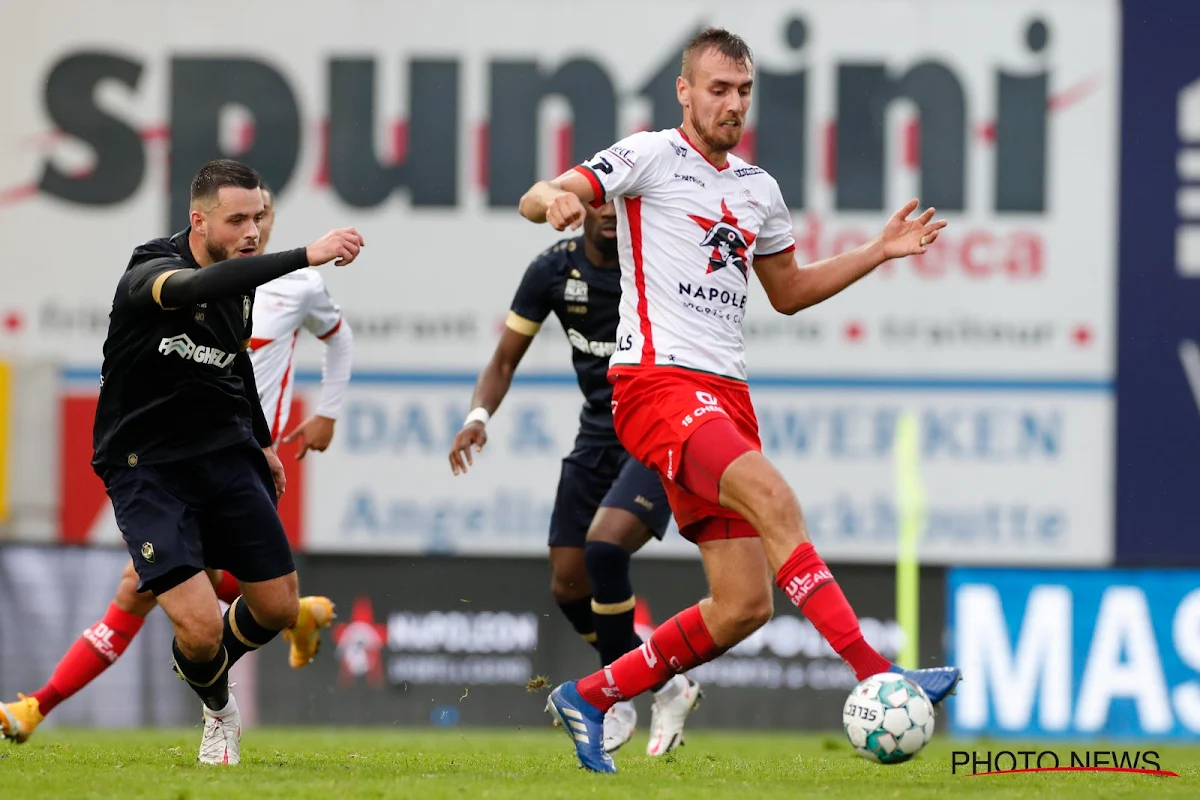 Dury zag zijn debutant hem mogelijkheden bieden: "Maar we speelden tegen Antwerp, niet tegen Poelkapelle"