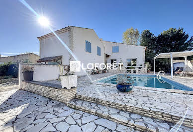 Villa with pool 12