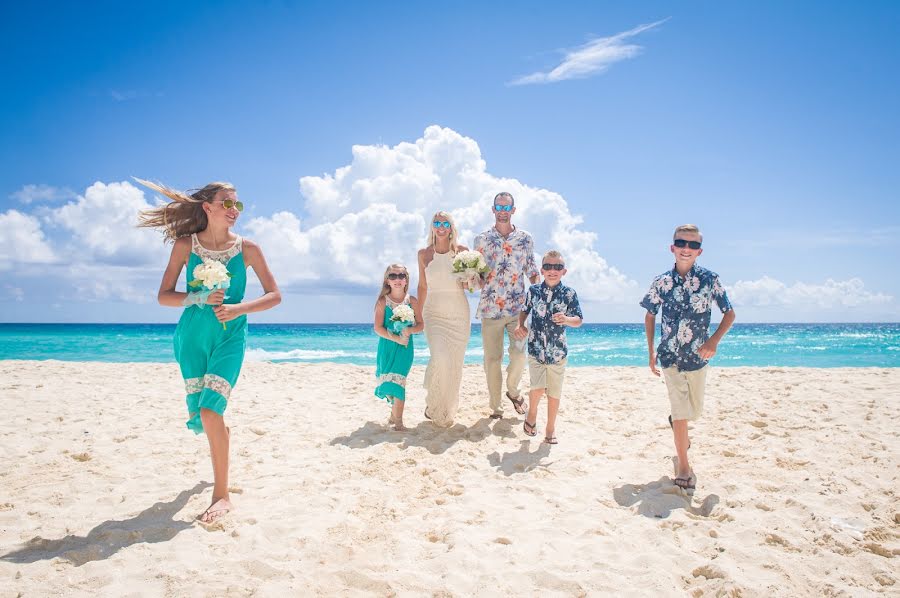 Fotógrafo de casamento Anton Romanyuk (aromaphoto). Foto de 28 de setembro 2017