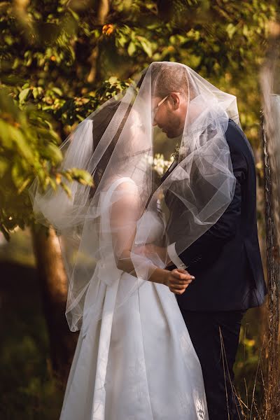 Kāzu fotogrāfs Kateřina Nevřelová (nevrelova). Fotogrāfija: 10. novembris 2021