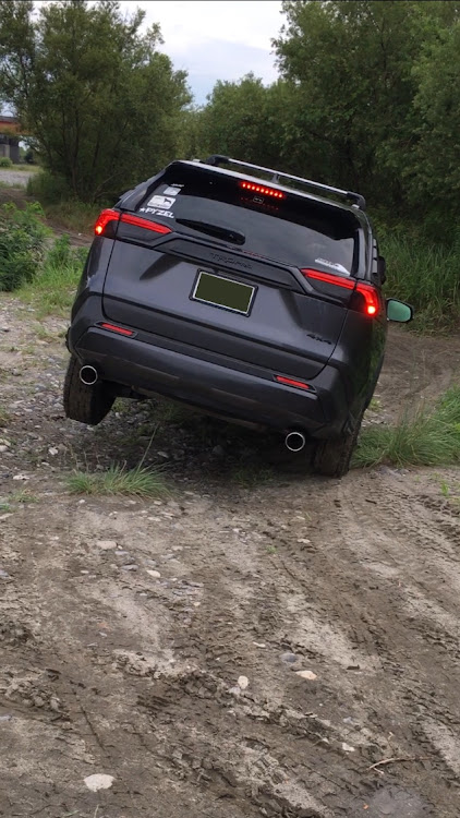 RAV4の新型 rav4・川遊び・オフロードオフ会・ランデブー動画・ハイブリッドアドベンチャーに関するカスタム事例の投稿画像2枚目