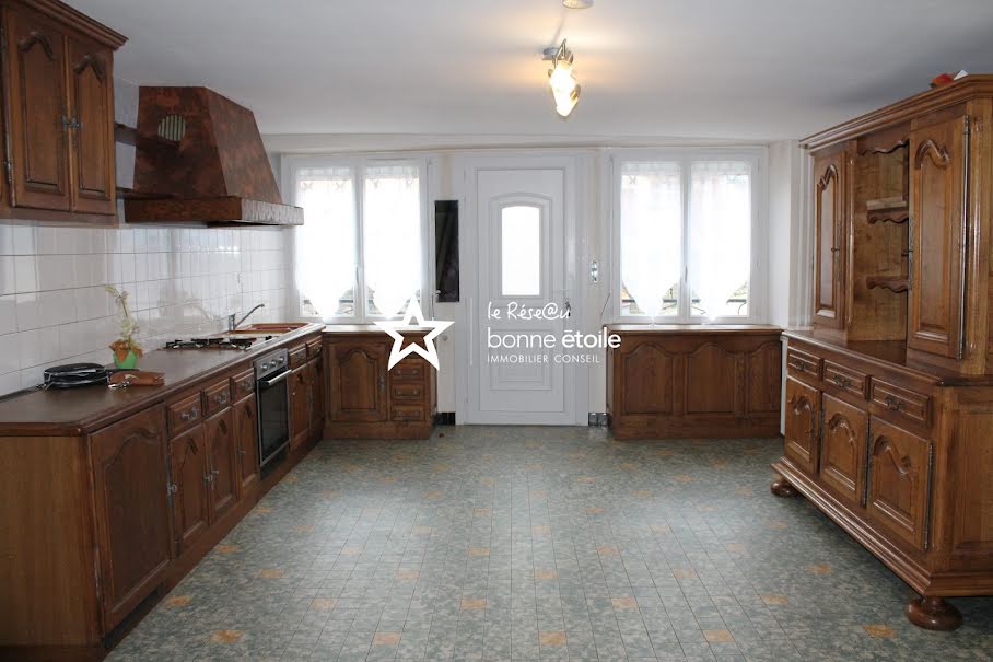 Vente maison  220 m² à Langres (52200), 136 000 €