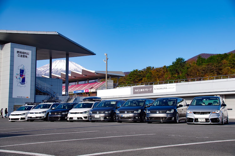 ゴルフトゥーランのオフ会・富士スピードウェイ・PUMAに関するカスタム事例の投稿画像2枚目