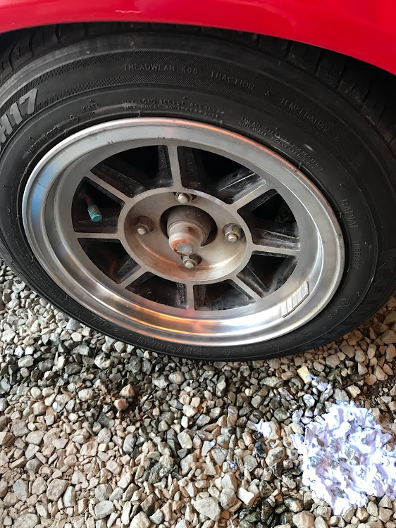 サニートラックの洗車・ホイール清掃・アルミホイール・ホイール磨きに関するカスタム事例の投稿画像1枚目