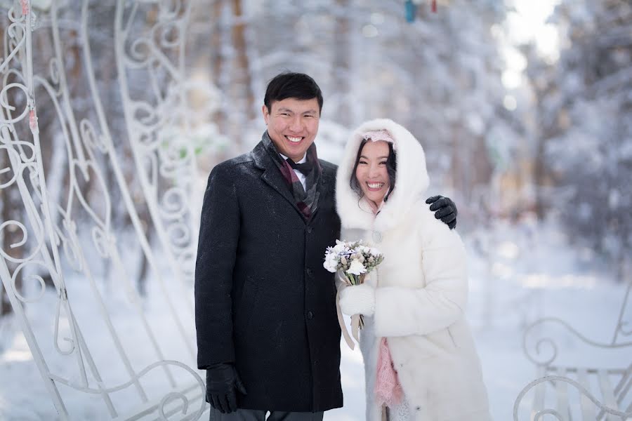 婚禮攝影師Dzhoni Efimov（julus）。2017 3月1日的照片