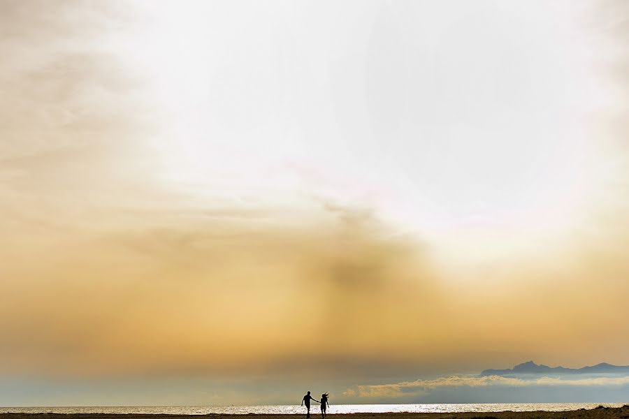 Fotografo di matrimoni Giuseppe Genovese (giuseppegenoves). Foto del 21 marzo 2021