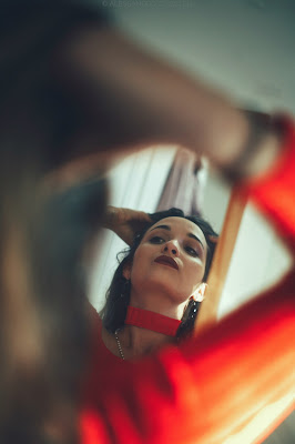 The beauty of woman in everyday life. di ALESSANDRO CIACCI