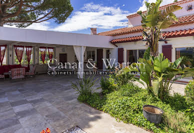 Villa with pool and terrace 5