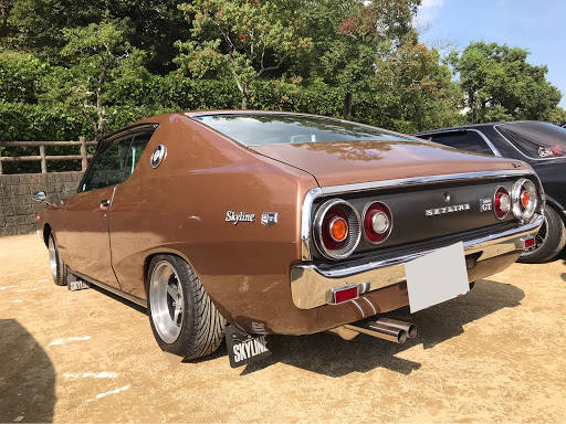日産 スカイラインを華麗にカスタム By ｊｈ 19 10 28 昨日見学に行ったクラシックcar二バルの 見学者用駐車場で見かけた色々な カッコいいクルマ達 サー Cartune