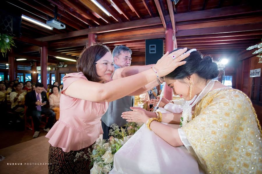 Jurufoto perkahwinan Ruk Thongruk (46designphoto). Foto pada 8 September 2020