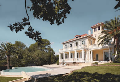 Villa avec piscine en bord de mer 2