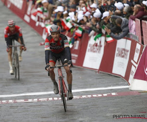 Van Avermaet est furieux sur les motos