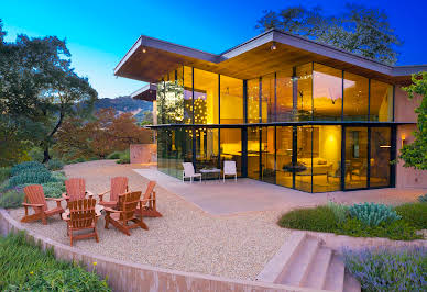 House with pool and garden 2