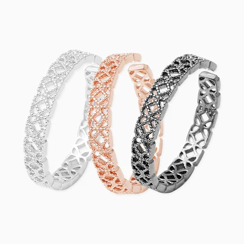 Bague en argent sterling S925 avec diamant géométrique, un bijou scintillant et élégant, parfait pour sublimer votre main, un accessoire unique.