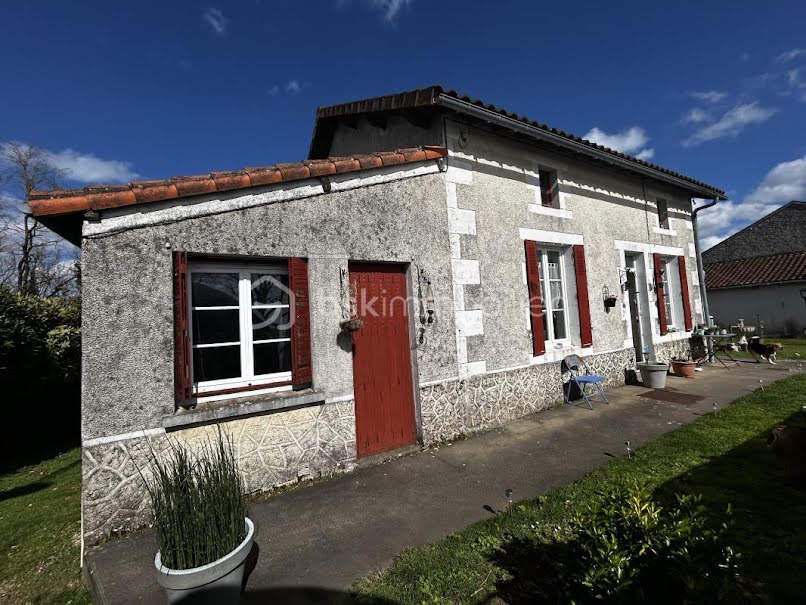 Vente maison 6 pièces 114 m² à Taizé-Aizie (16700), 99 500 €