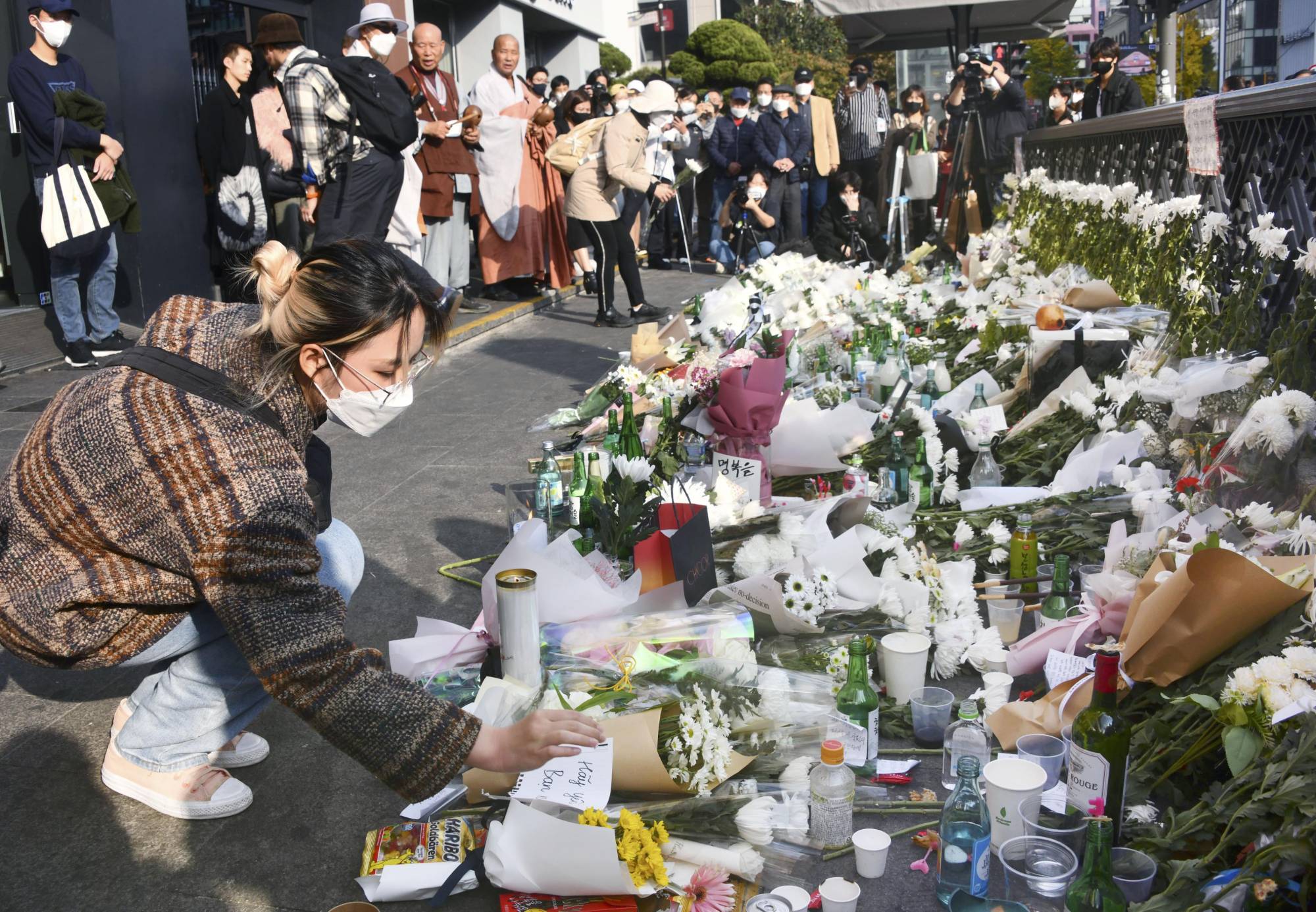 oficial de policía de yongsan bajo investigación por la tragedia de itaewon encontrado muerto en su casa