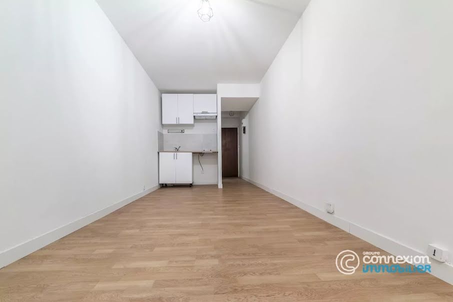 Location  appartement 1 pièce 17.09 m² à Marseille 6ème (13006), 480 €