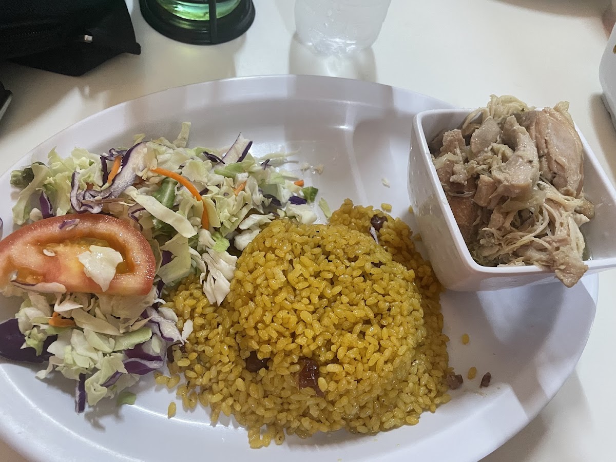 Pollo al ajillo con arroz guisado