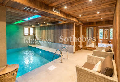 Chalet with pool 10