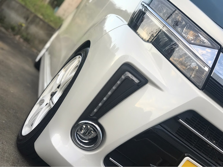 ムーカスさんが投稿したムーヴカスタムla150s・軽自動車乗りさんと繋がりたい・車が好きな人と繋がりたい・弄りは自己満・白いホイールに関するカスタム事例の投稿画像1枚目