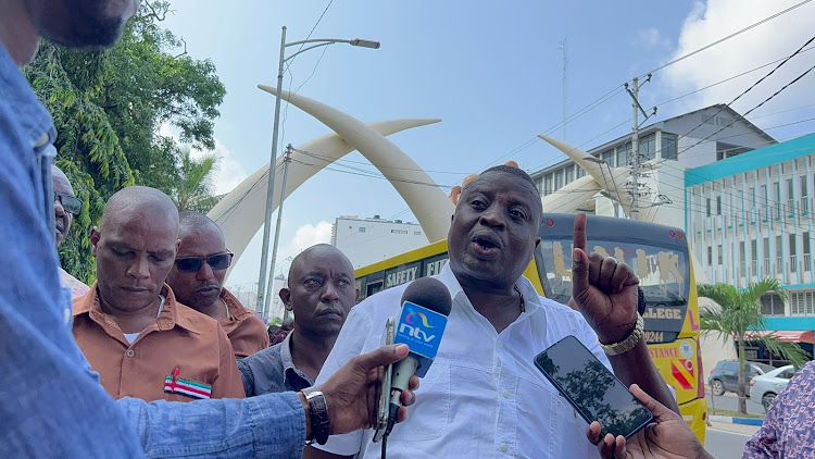 Kikuyu Ellders' Henry Wanyoike at Pembe za Ndovu along Moi Avenue in Mombasa on Friday.