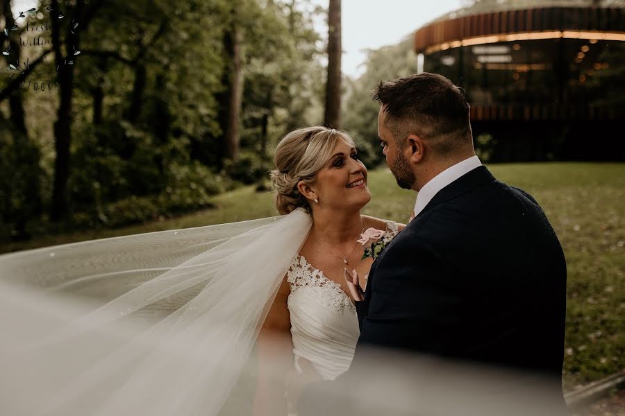 Fotografo di matrimoni Leesha Williams (leeshawilliams). Foto del 2 luglio 2019