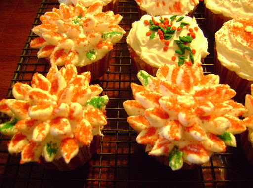 Beautiful Christmas cupcakes!