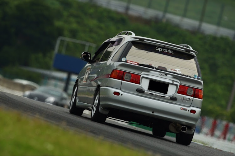 イプサムのS1・ヴィッツ・サーキットと愛車に関するカスタム事例の投稿画像1枚目