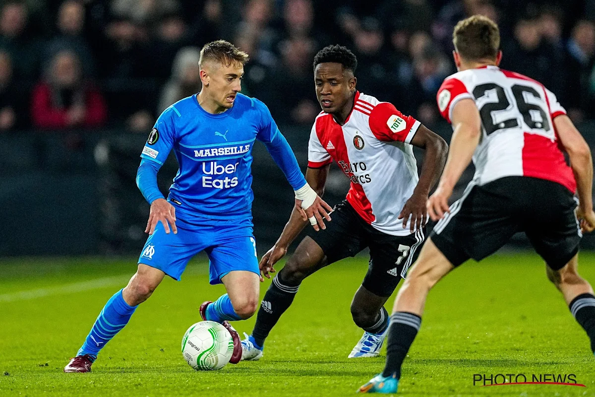 🎥 Zenuwen strak gespannen! Schermutselingen tussen aanhangers Marseille en Feyenoord, ordediensten moeten ingrijpen