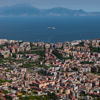 Napoli dall’alto  di 