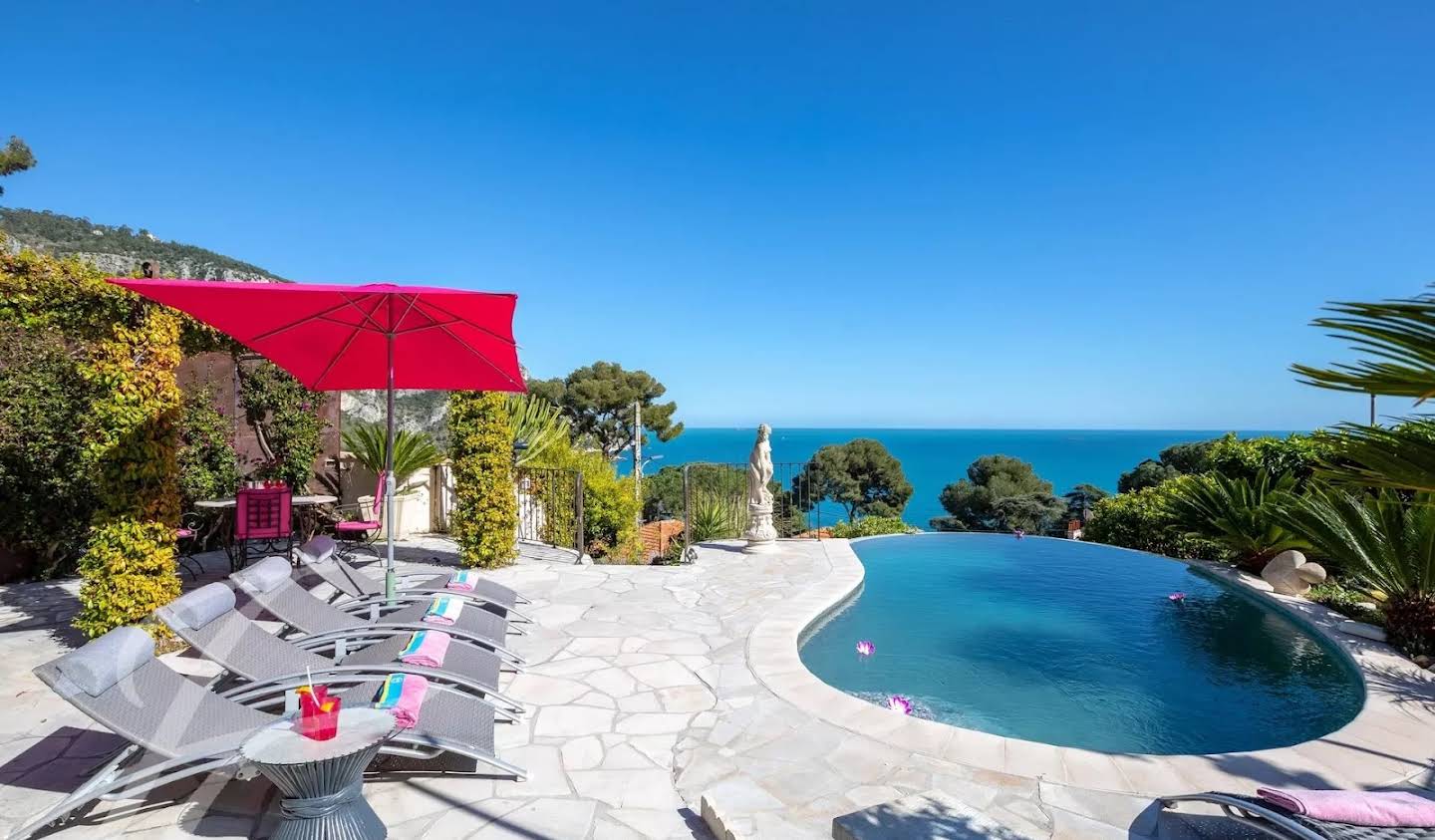 Property with pool and garden Eze