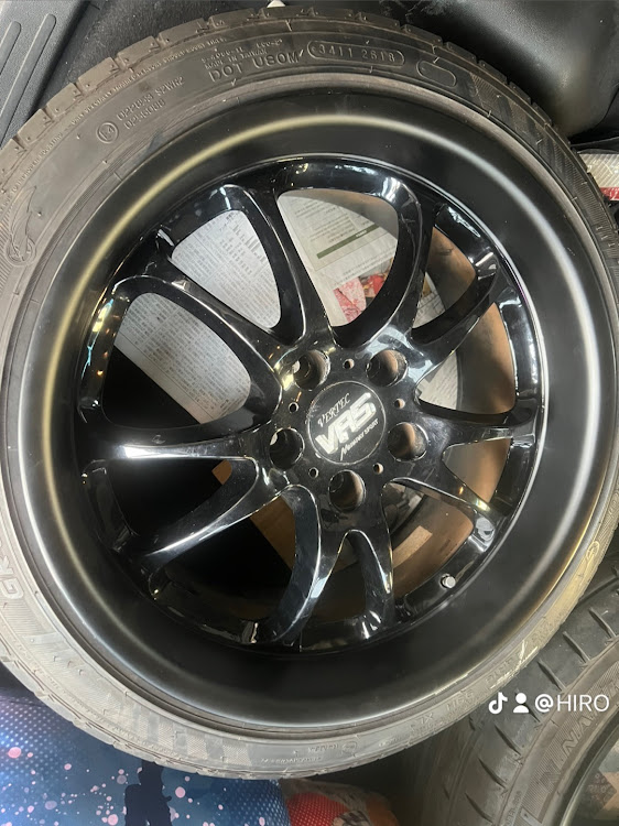 マークXのVRS MANARAY SPORT・work RYVERに関するカスタム事例の投稿画像2枚目