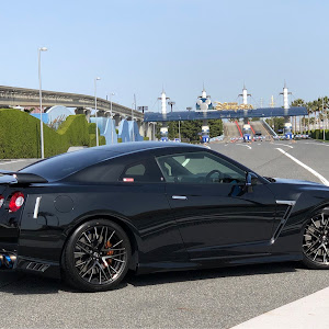 NISSAN GT-R