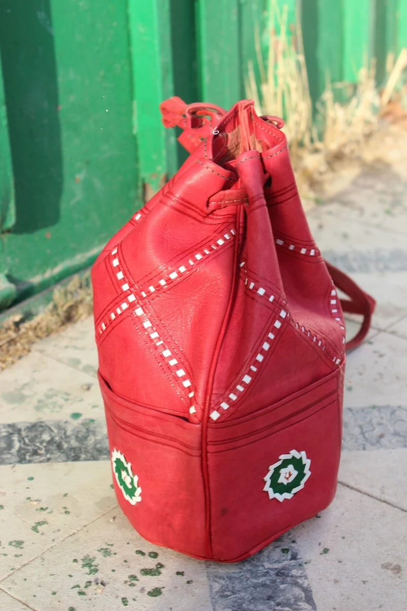 Title 7, Bolsa Bucket de Pele de Ovelha Feita à Mão Esti...