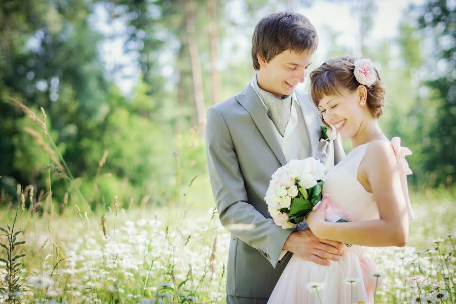 Fotógrafo de casamento Lyubov Lokotkova (lokotkova). Foto de 7 de março 2014